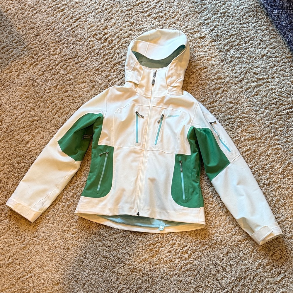 Patagonia Powder Bowl Jacket in Green and White with blue accents